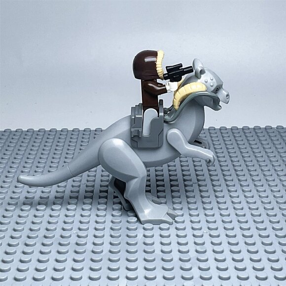 Han Solo And Tauntaun Star Wars Custom Minifigures Lot of 2 - Picture 4 of 4